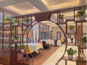 品味空間餐廳：一味詩(shī)意。